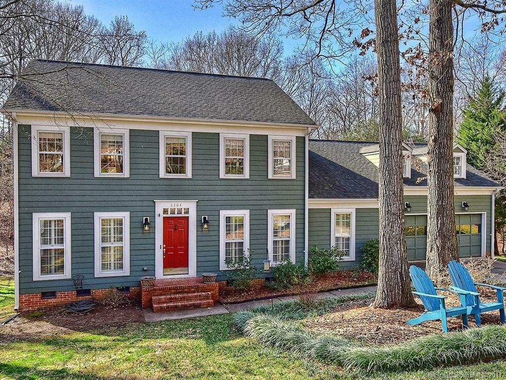 Property Photo: 2304 Hopecrest Drive NC 28210
