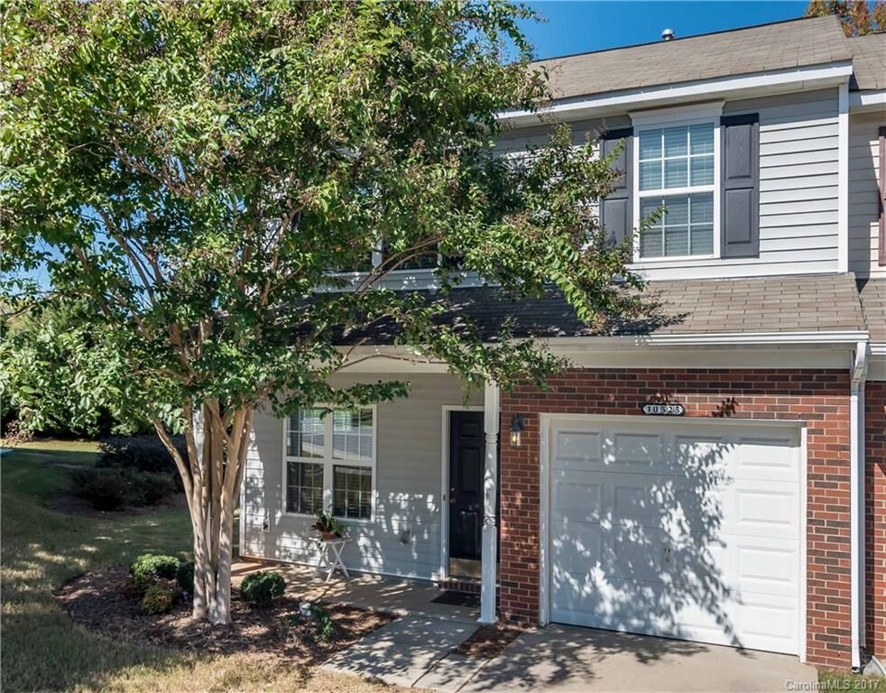 Property Photo:  10525 Bunclody Drive  NC 28213 