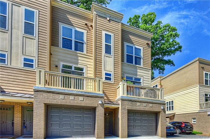 239 N Dotger Avenue F-11  Charlotte NC 28207 photo