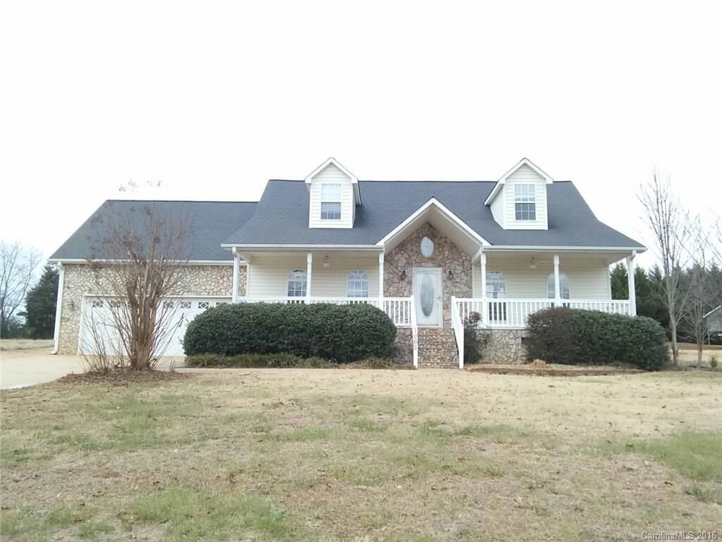 Property Photo: 1062 Creekside Drive NC 28092