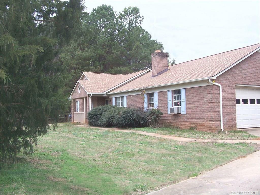 Property Photo:  203 Southwood Park Road  NC 28117 