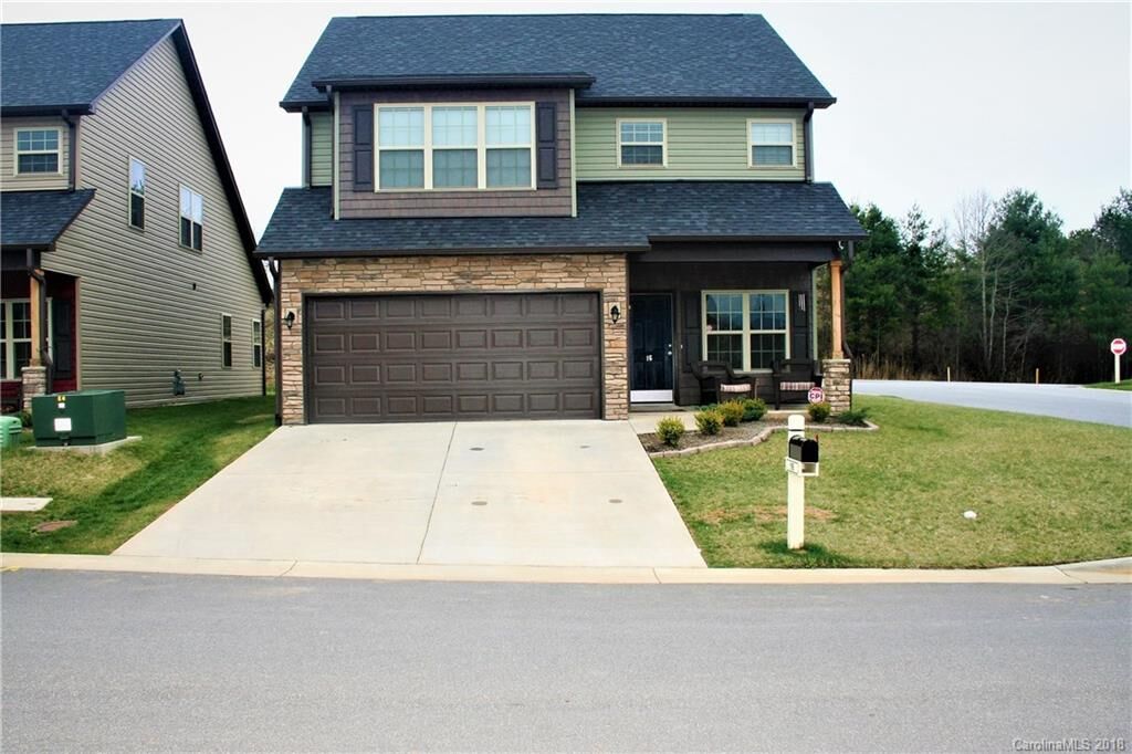 Property Photo: 16 N River Road 4 NC 28732