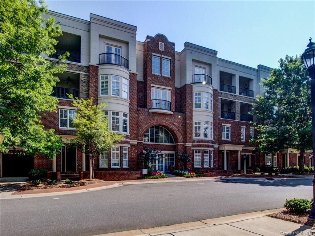 Property Photo: 6723 Louisburg Square Lane NC 28210