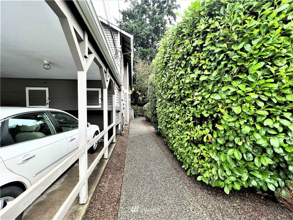 Property Photo:  2501 Lexington Avenue,  WA 98203 