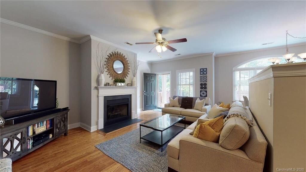 Property Photo: 4628 Dabney Vigor Drive NC 28209