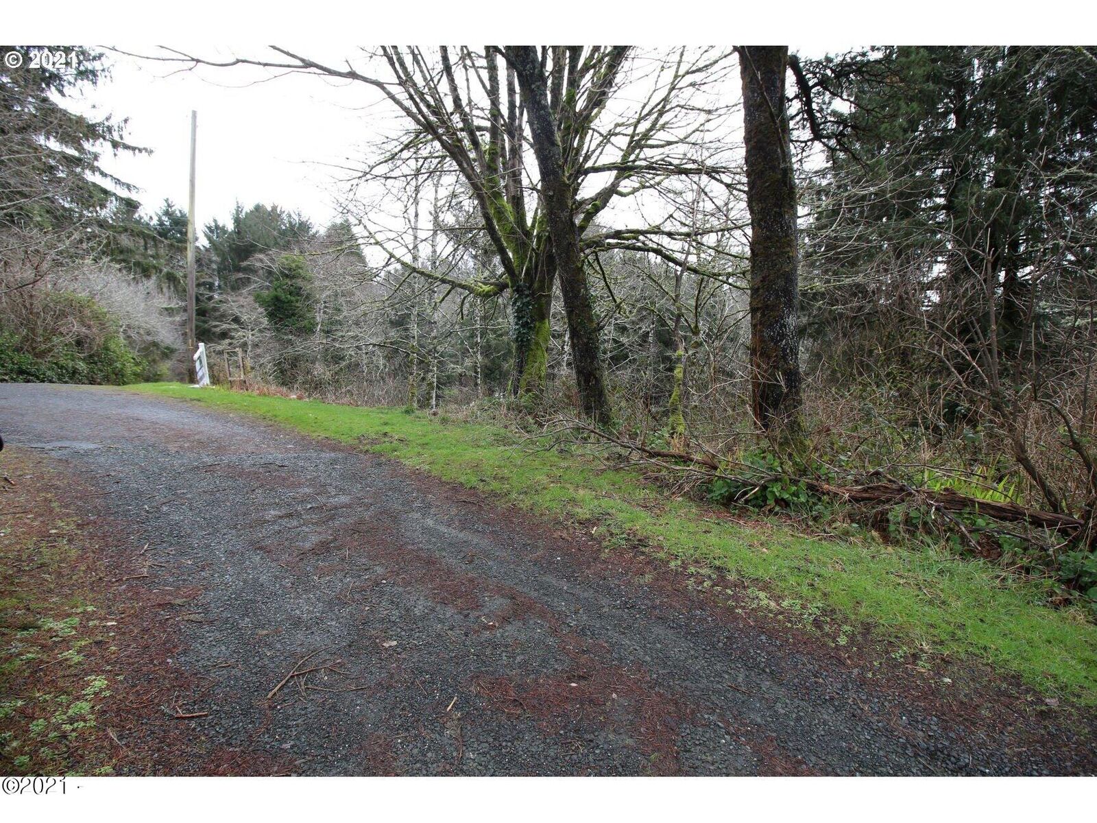 Property Photo: 2600 NE 20th Street OR 97367
