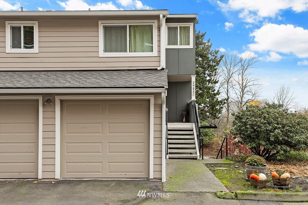 Property Photo:  24620 45th Place S  WA 98032 