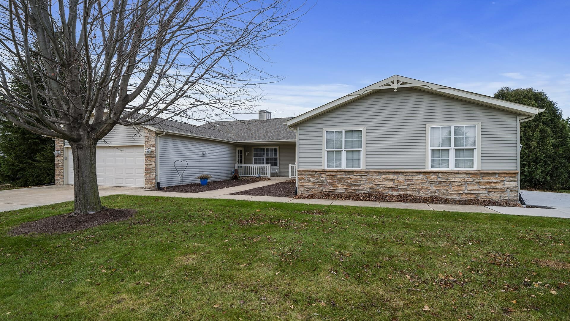 Property Photo:  1172 Shingle Oak Lane  IL 61107 