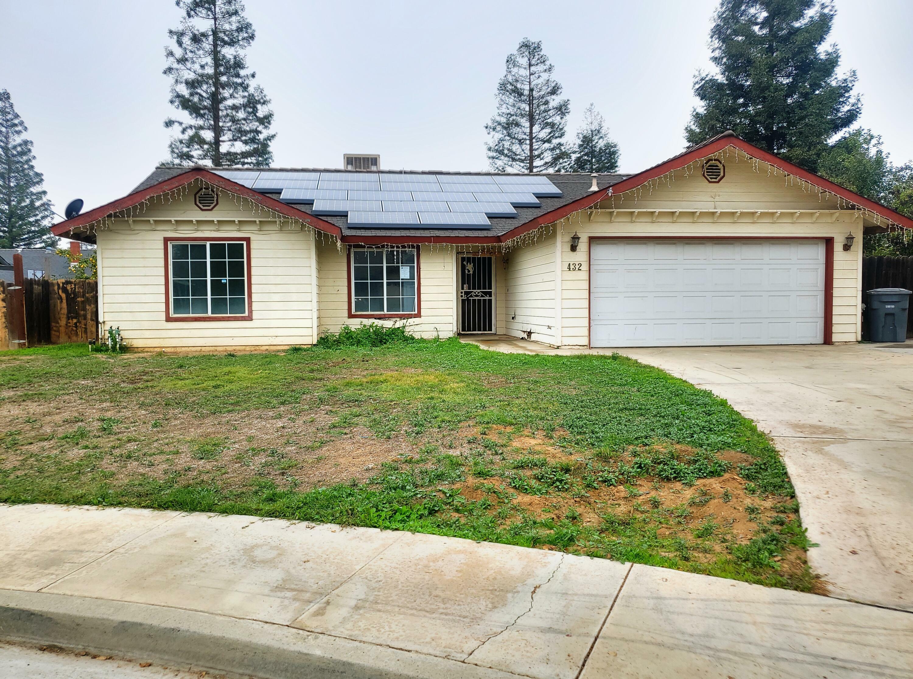 Property Photo:  432 Benjamin Court  CA 93221 