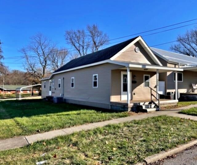 Property Photo:  506 SE 5th Street  IN 47501 