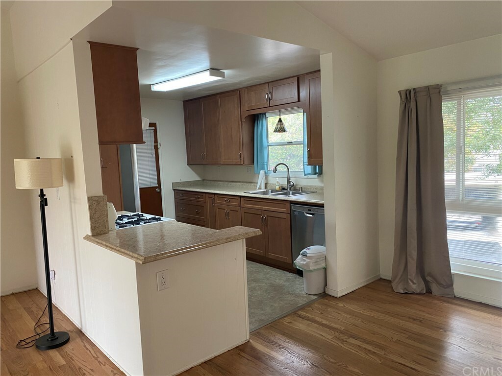 Property Photo: 186 N Center Place CA 92373