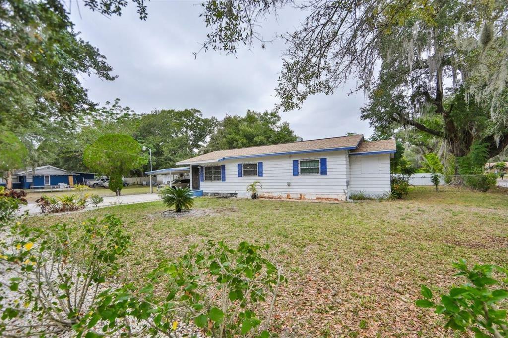 Property Photo:  618 19th Street E  FL 34208 