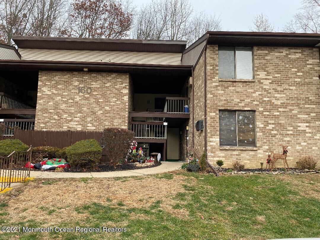Property Photo:  160 Cross Slope Court  NJ 07726 