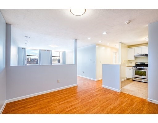 Property Photo:  34 Newhall St 403  MA 01852 