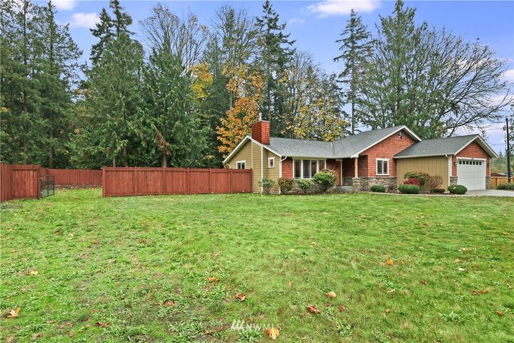 Property Photo:  628 Kodiak Avenue  WA 98282 