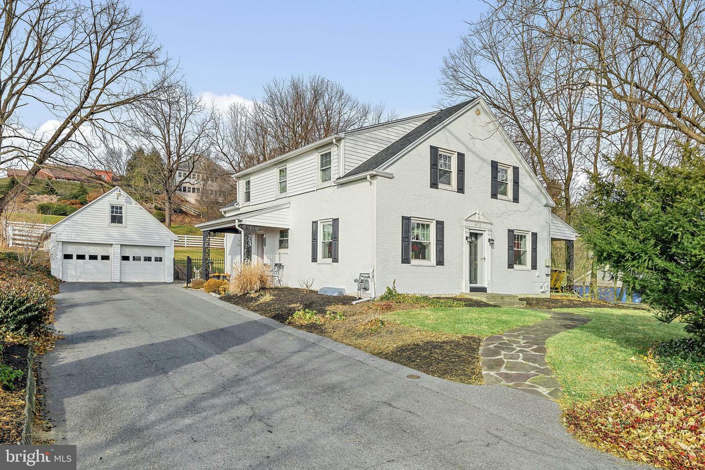 Property Photo:  872 Country Club Road  PA 17011 