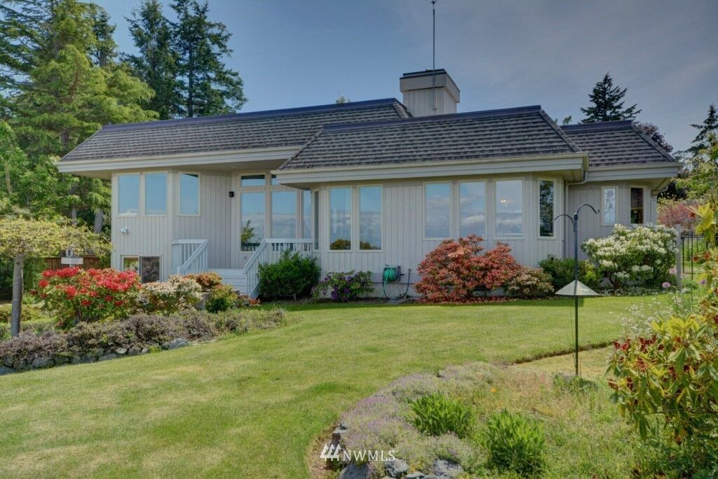 Property Photo:  3064 Mount Baker Circle  WA 98277 