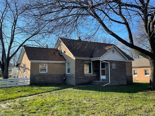 Property Photo: 2105 W 14 Mile Road MI 48073