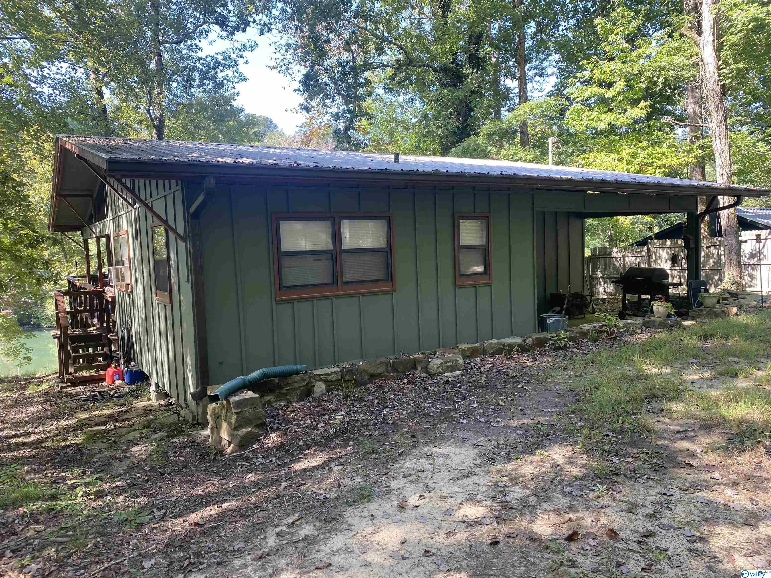 Property Photo: 428 County Road 636 AL 35984