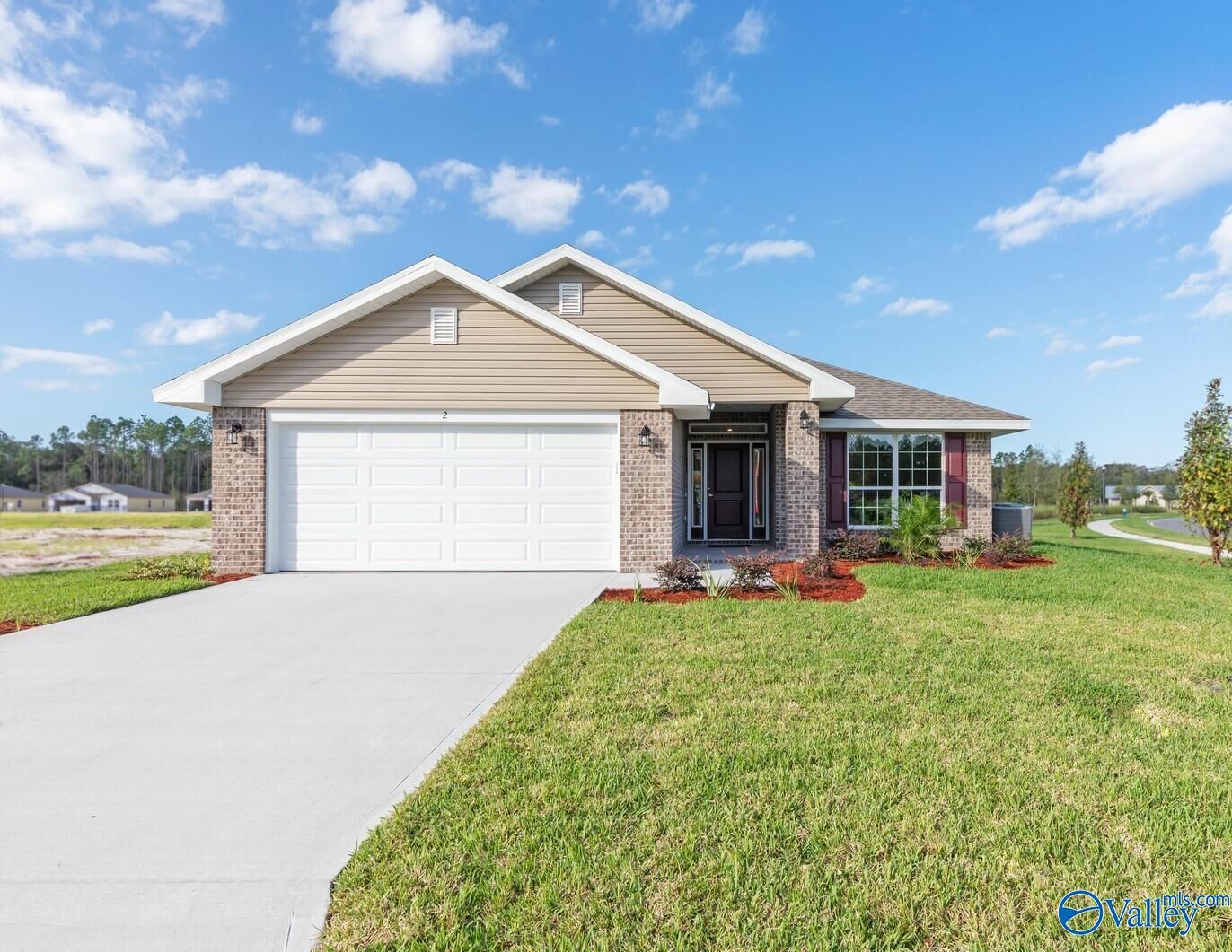 Property Photo: 135 Bingham Way AL 35761