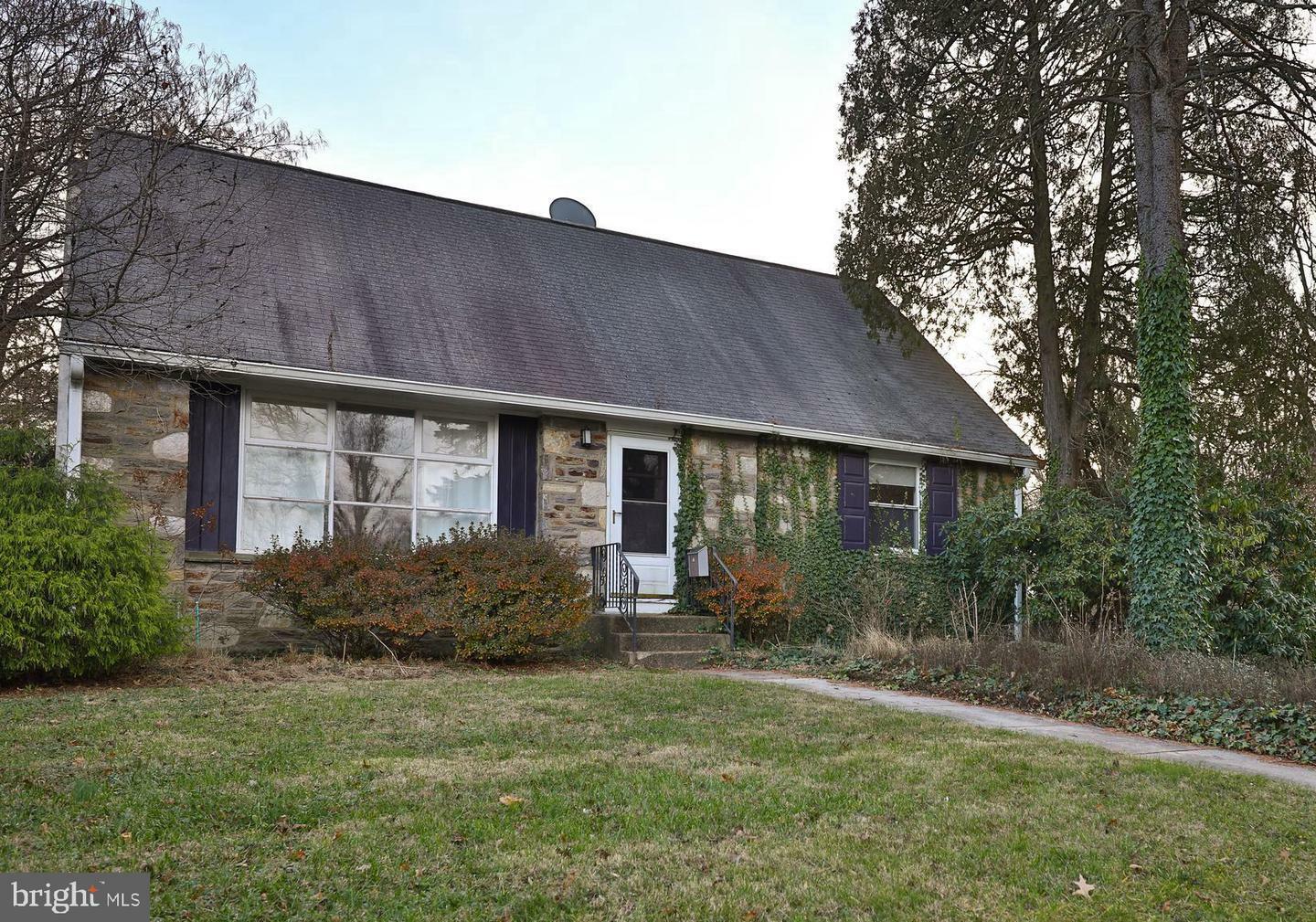 Property Photo: 335 Winding Way PA 19038