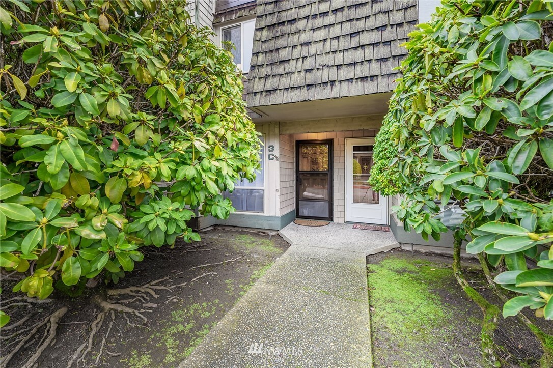 Property Photo: 12600 4th Avenue W 3C WA 98204