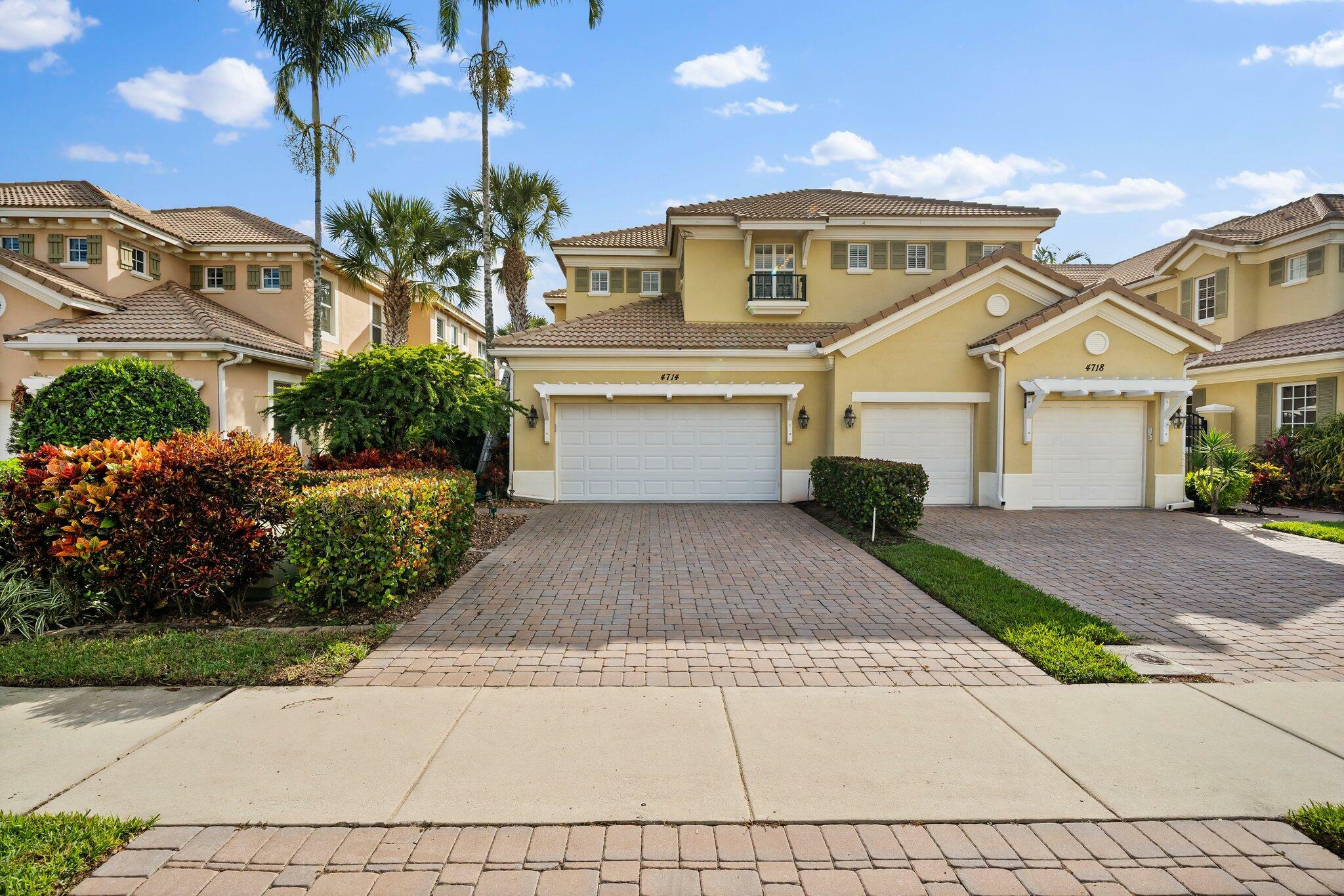 Property Photo: 4714 Cadiz Circle FL 33418