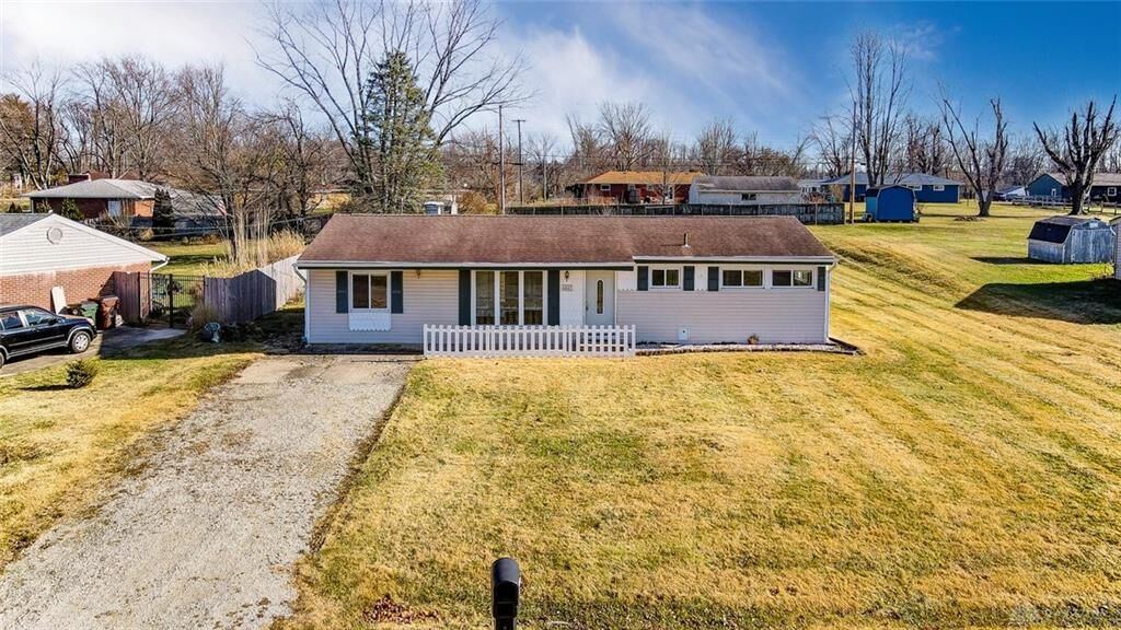 Property Photo: 4041 Rosehill Drive OH 45431