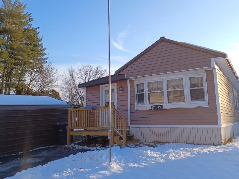 Property Photo: 8 Kings Row NH 03234
