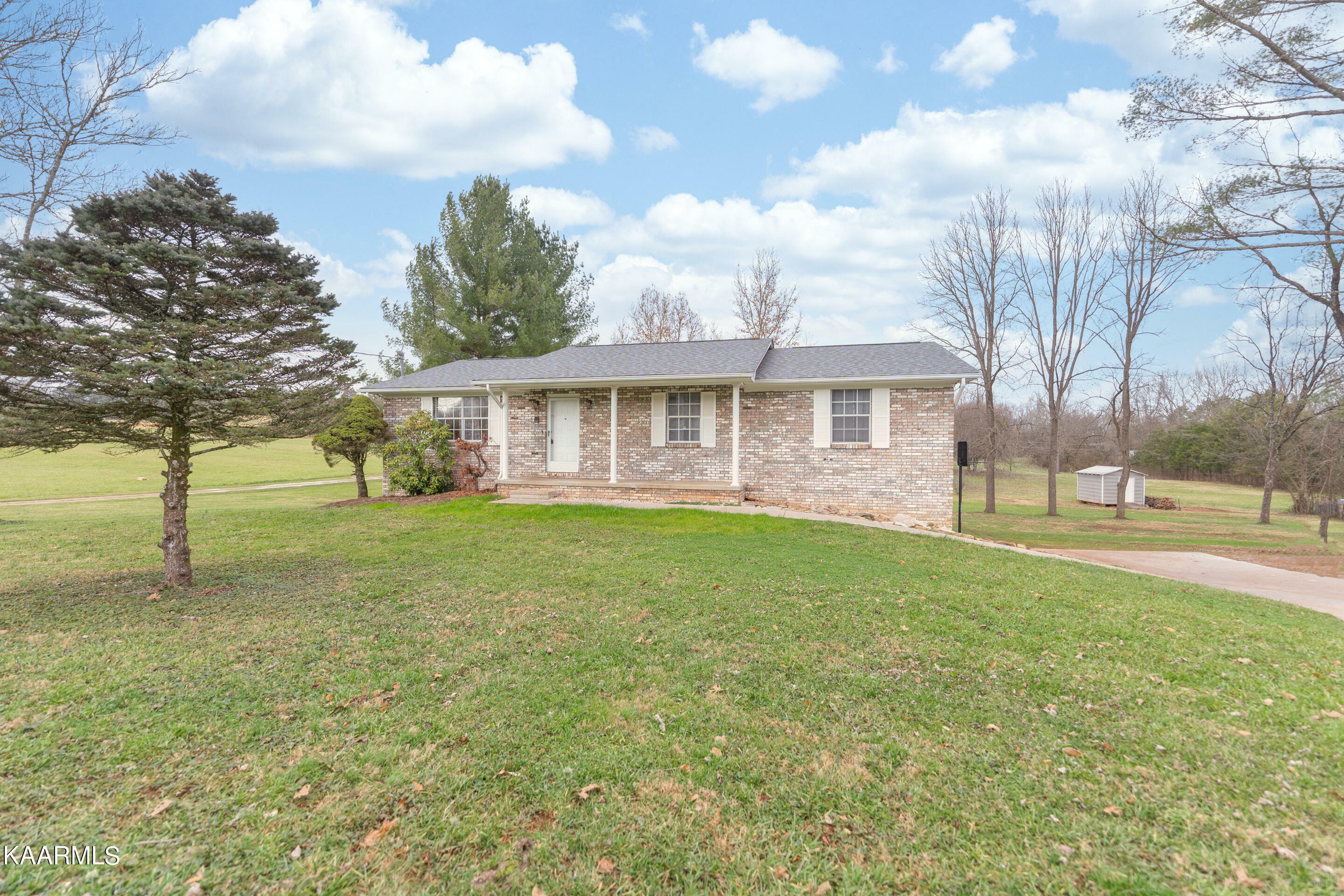 Property Photo:  8409 NE Emory Rd  TN 37721 