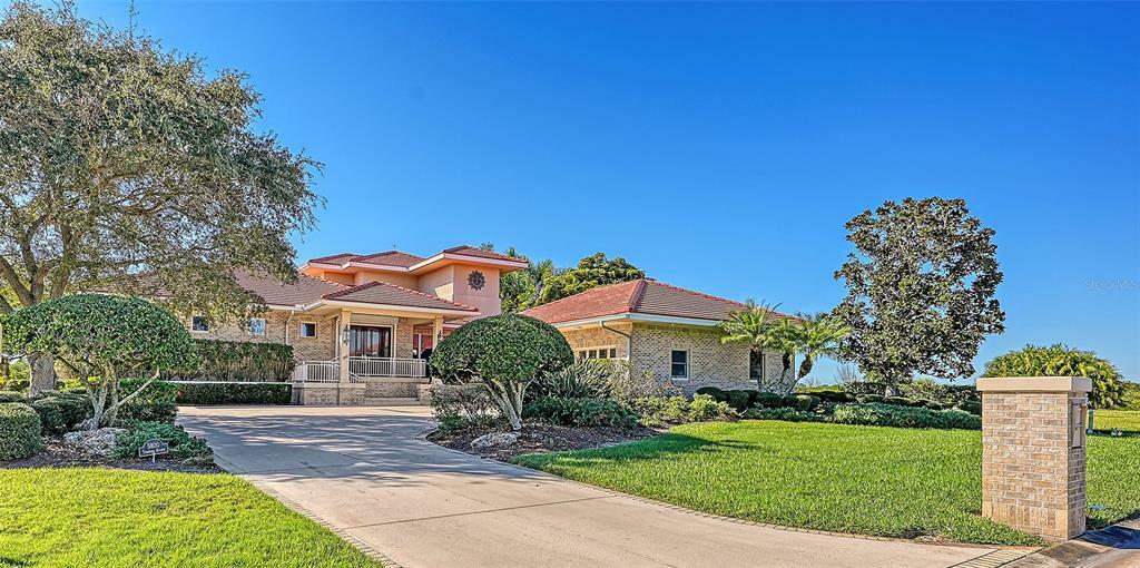 Property Photo:  5800 Tidewood Avenue  FL 34231 