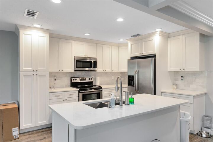 Property Photo: 2208 Page Avenue FL 32806