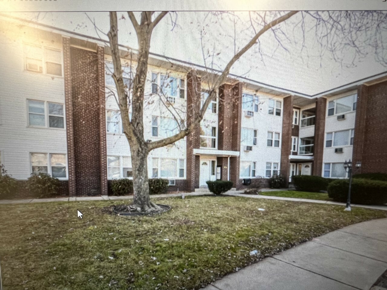 Property Photo: 6617 W Lloyd Drive 4C IL 60482