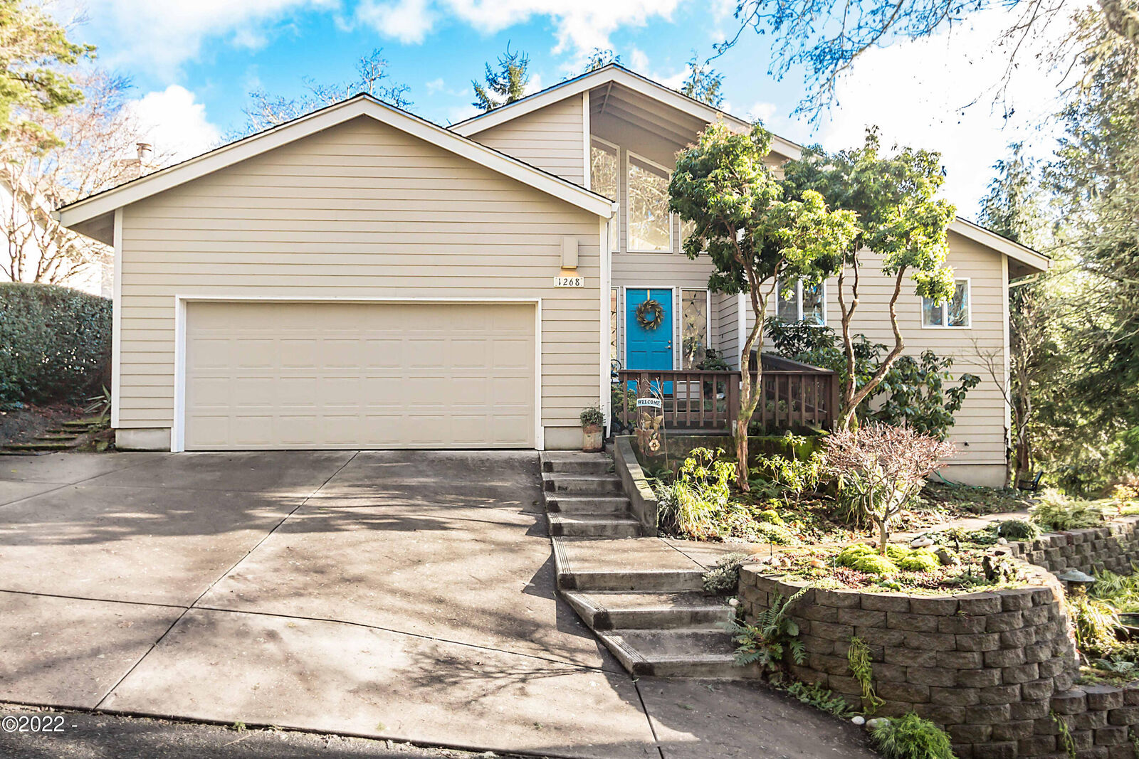 Property Photo:  1268 NE Harbor Ridge  OR 97367