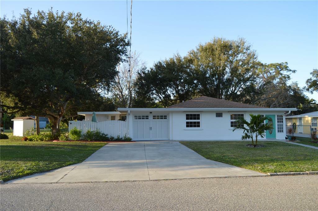 Property Photo:  410 Palm Avenue  FL 34275 