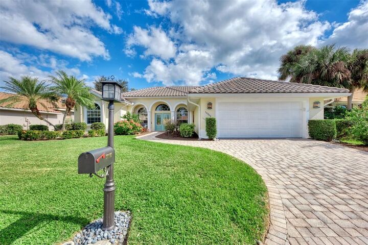 Property Photo:  13945 Long Lake Lane  FL 33953 