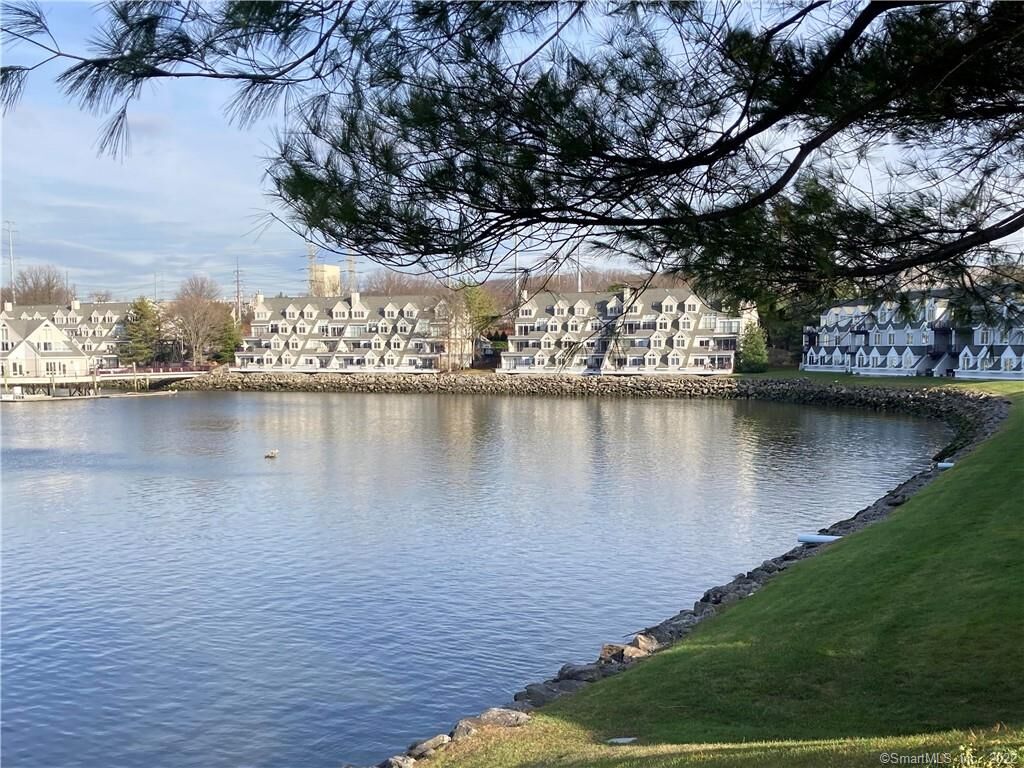 Property Photo:  735 Popes Island Road 735  CT 06461 