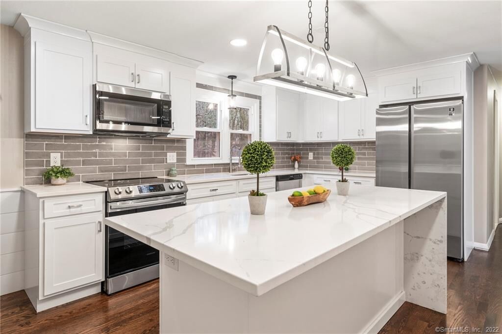 Property Photo:  1034 Hebron Avenue  CT 06033 