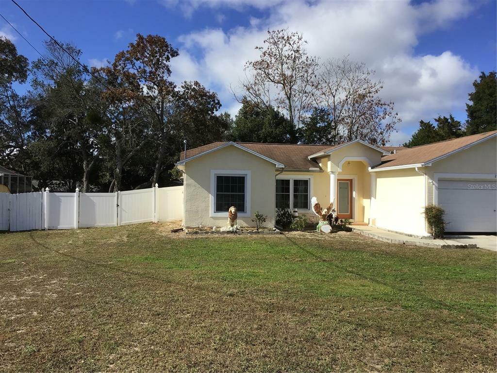 Property Photo:  2293 Mariner Boulevard  FL 34609 