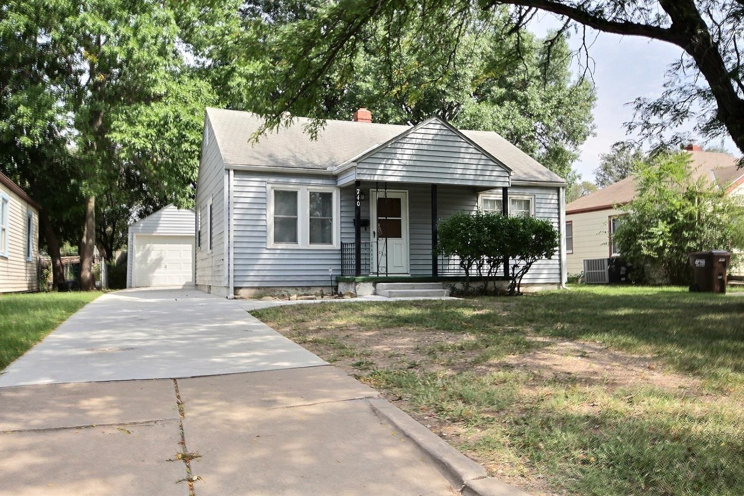 740 S Pinecrest St  Wichita KS 67218-2530 photo