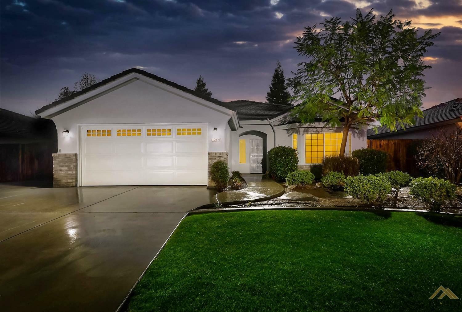 Property Photo:  10006 Rain Check Drive  CA 93312 