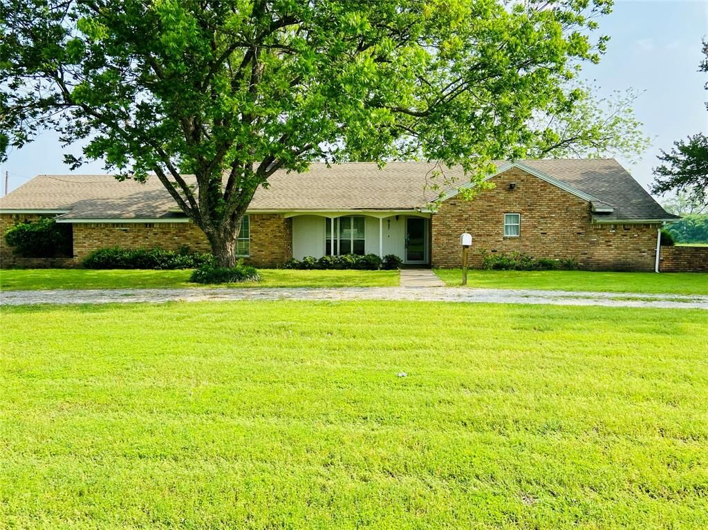Property Photo:  1335 County Road 3434  TX 75446 