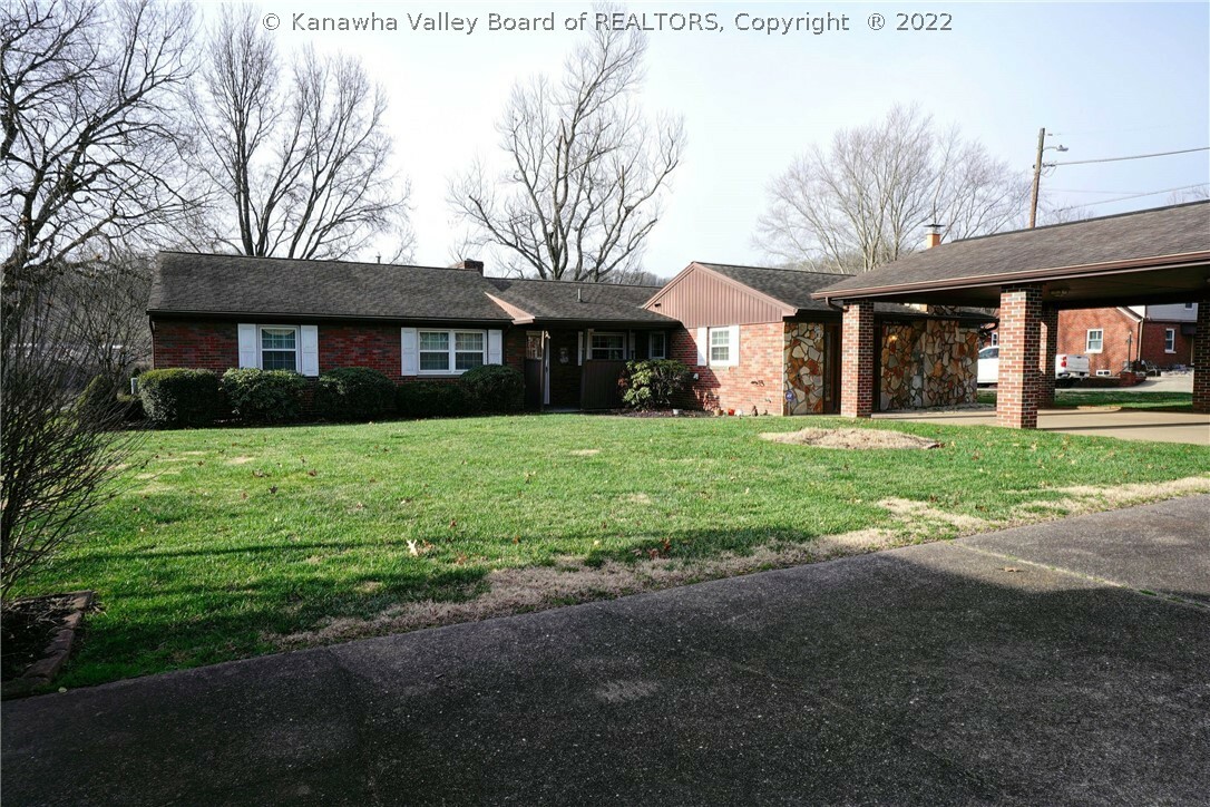 Property Photo: 1612 Kanawha Avenue WV 25064