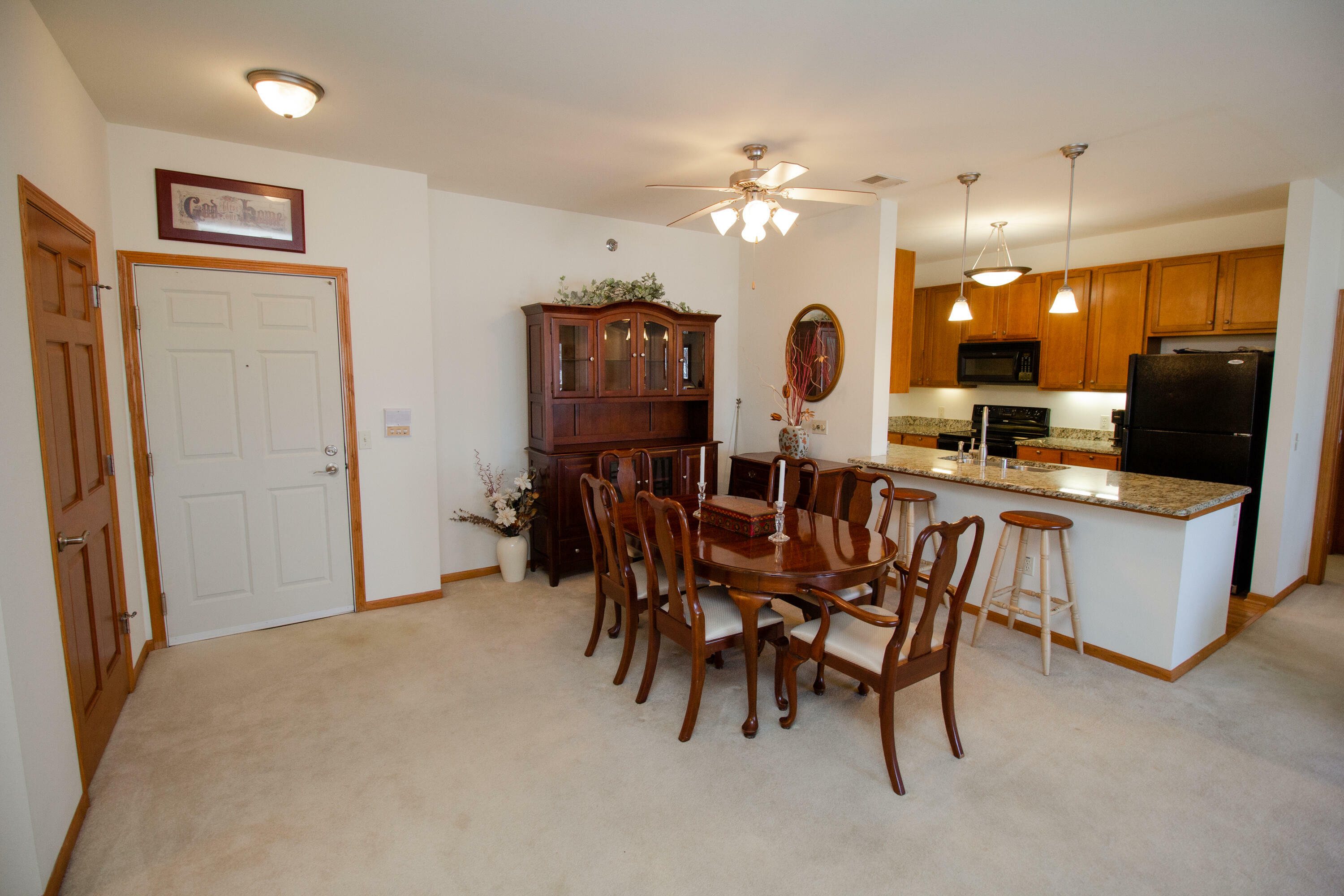 Property Photo:  1405 Gabriel Dr 204  WI 53188 