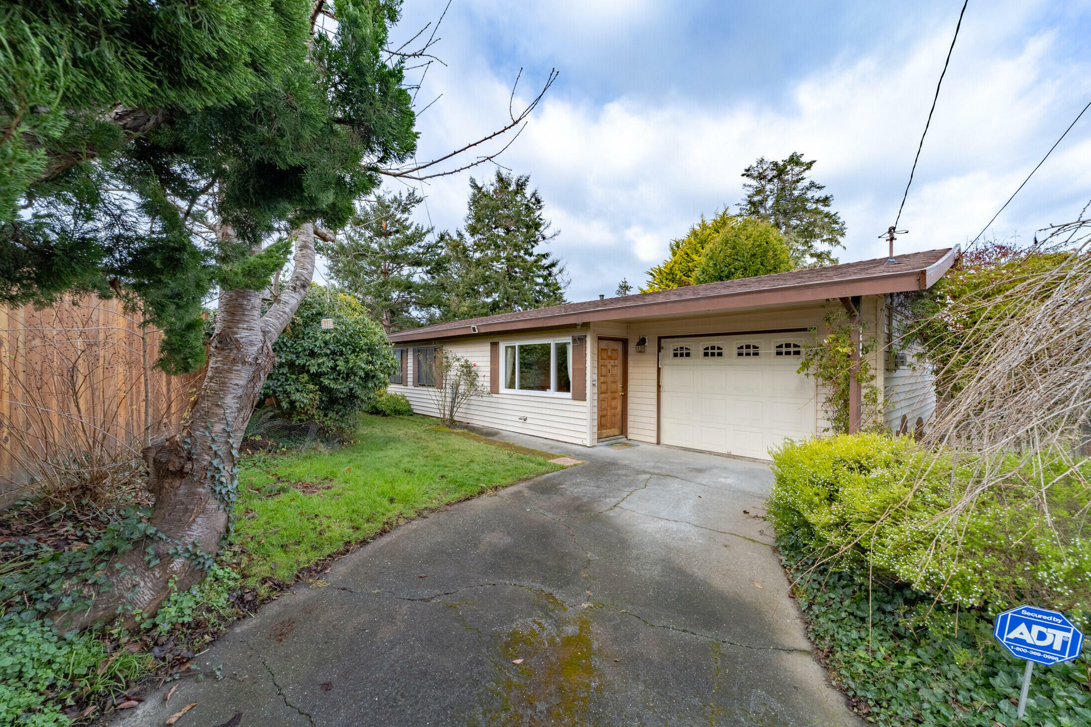 Property Photo:  1686 Quaker Street  CA 95501 