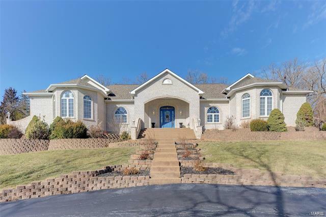 Property Photo: 10575 Glen Oaks 63028