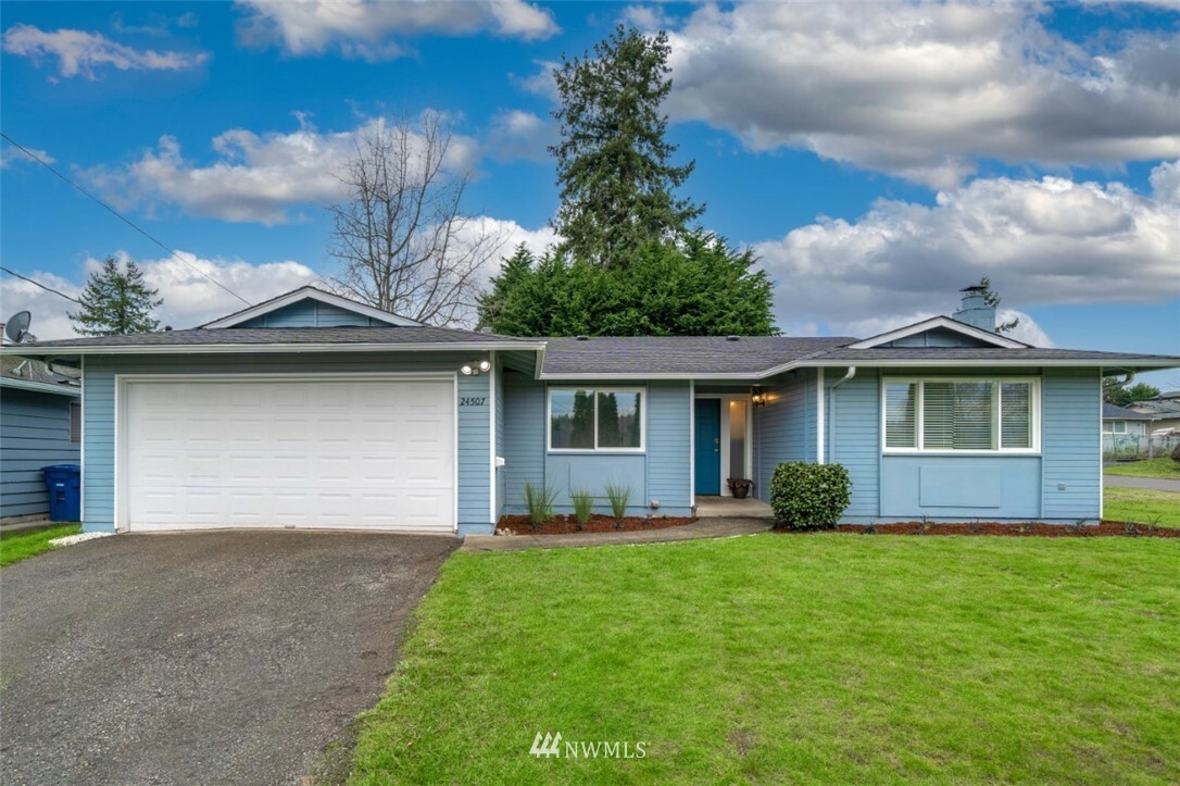 Property Photo:  24507 14th Avenue S  WA 98198 