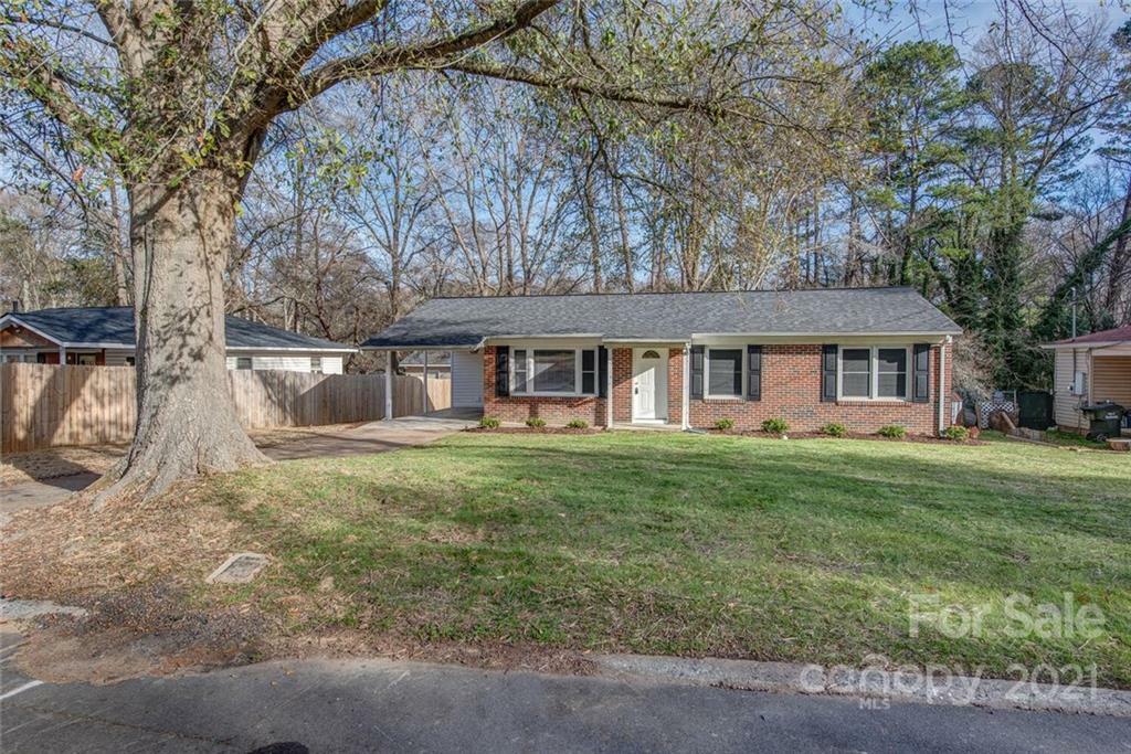 Property Photo:  1534 Meadowbrook Lane  NC 28052 