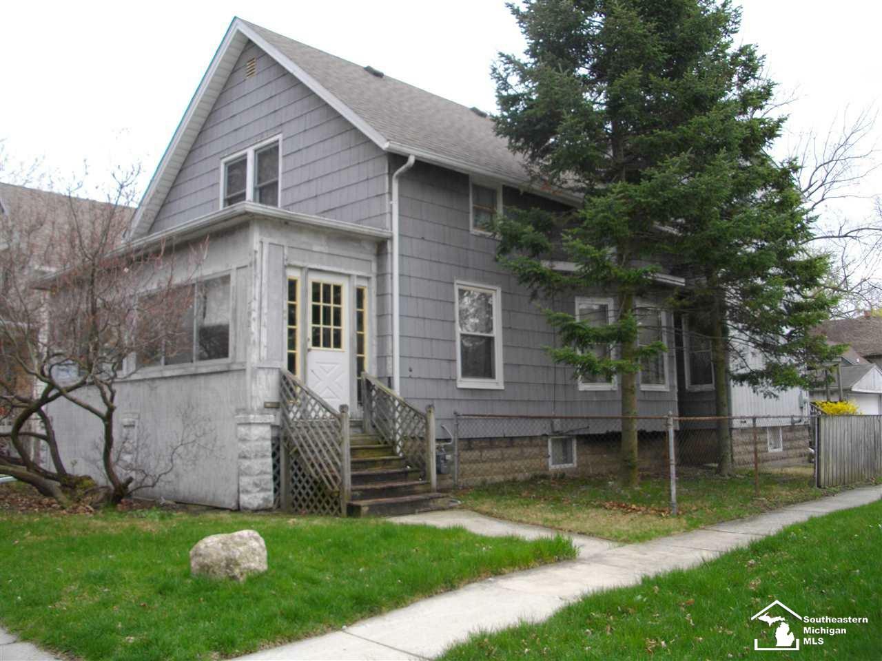 Property Photo:  702 E Fourth St.  MI 48161 