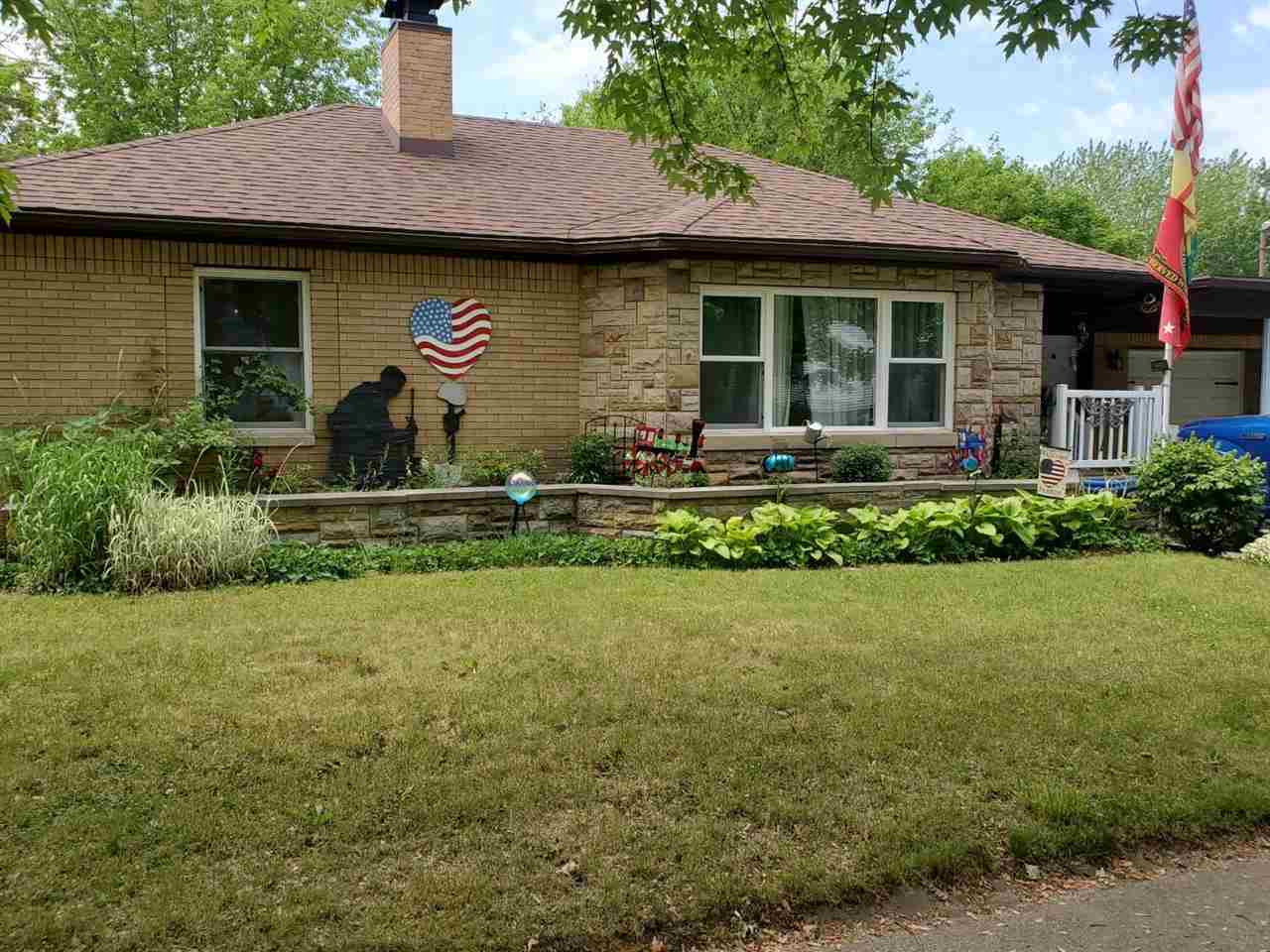 Property Photo:  708 Raymond  MI 48706 